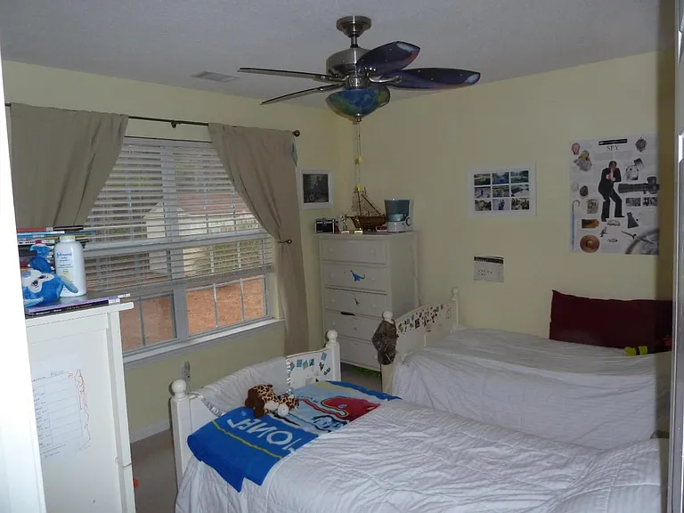 spare bedroom 1