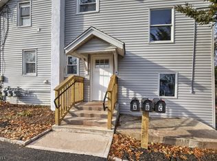 5 Alpaugh Ln, Lebanon, NJ 08833