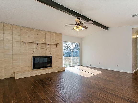 5th image of 3302 Town Park Dr
