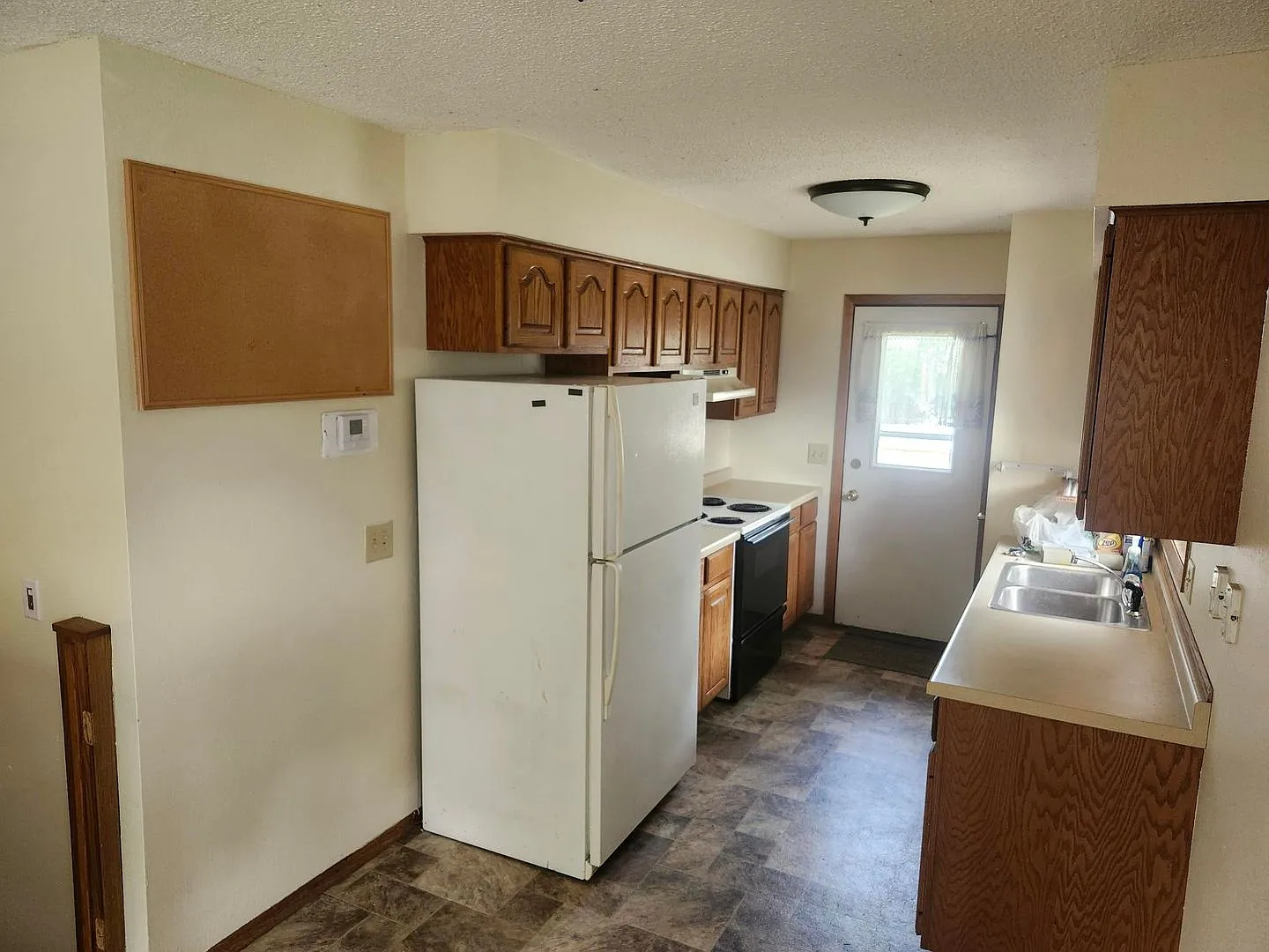 $1195| 2BD 1BA| 2726 Hallie Lane| Available now! — Photo 2