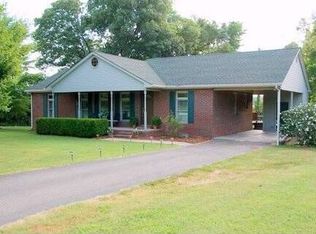 482 Countryside Dr, Murray, KY 42071