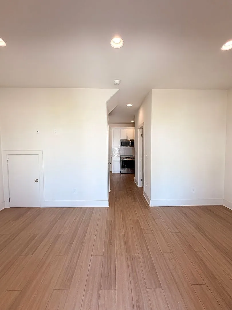 1Bed/1Bath Available in The Cottage District! — Photo 4