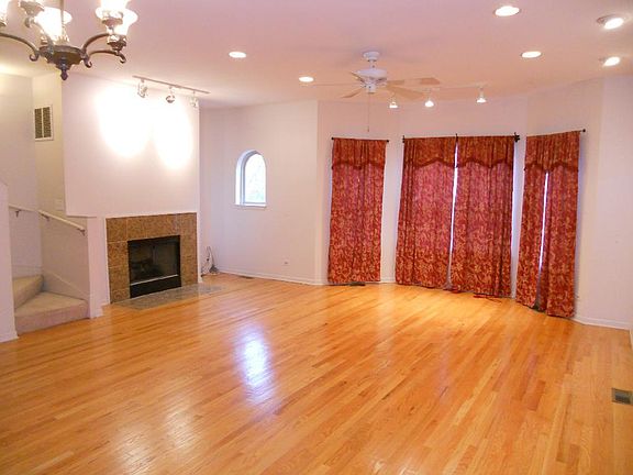 5th image of 4530 S Woodlawn Ave Unit 202