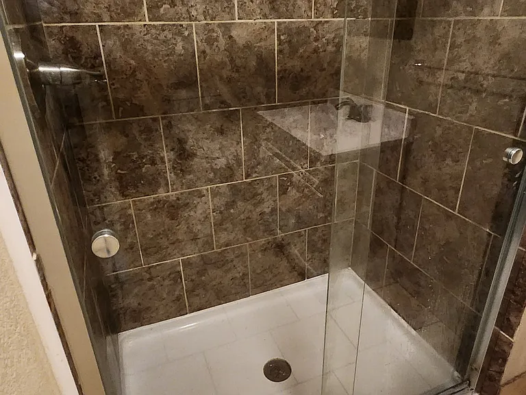 1522 Mott Ave — Photo 5