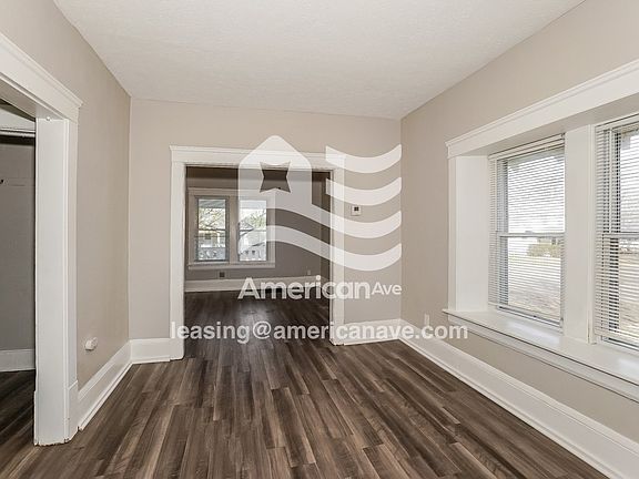 1463087_003_wm_-_living_room_13589879.jpg