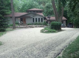 1642 Blossom Rd, Rochester, NY 14610