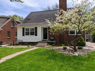 2494 Manchester Rd, Birmingham, MI 48009