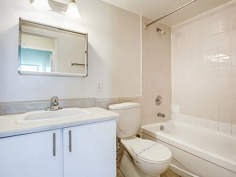 7 Richgrove Dr — Photo 7