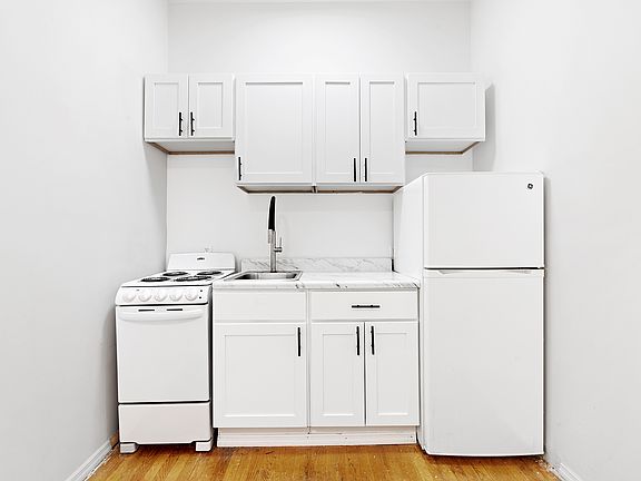 2nd image of 247 W 63rd St APT 5E
