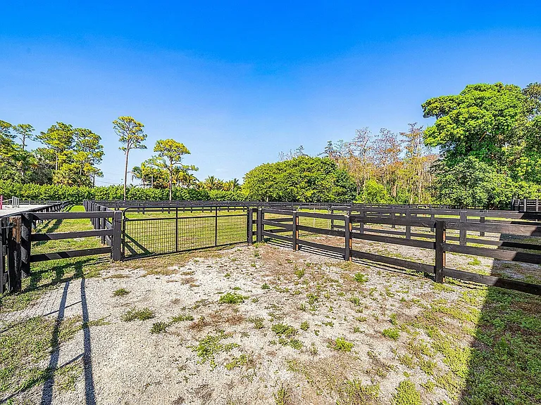 6149 Park Ln E #BARN — Photo 10