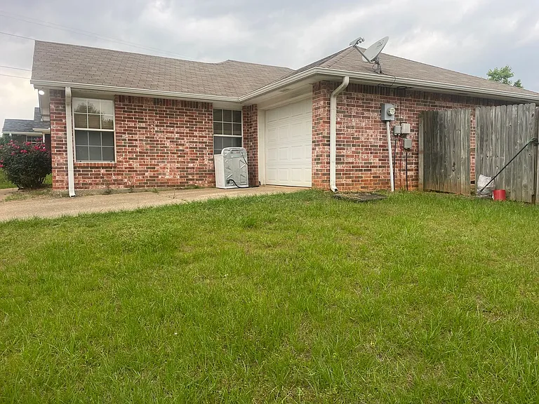 455 Redbud Cir — Photo 20