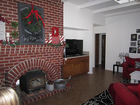 4th image of 151 Shelley Ct