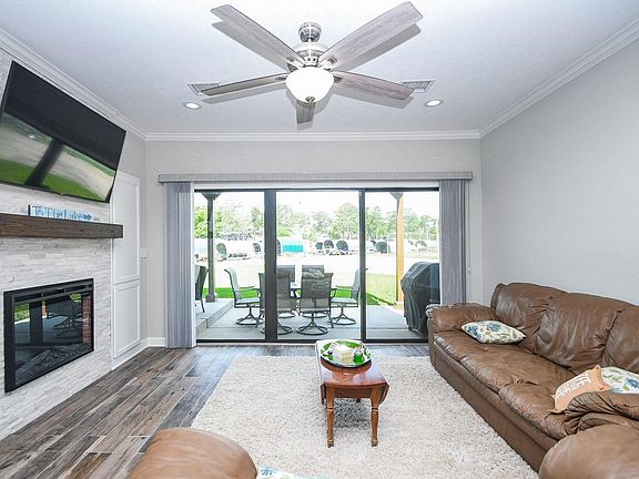 4th image of 500 River Rd APT 101