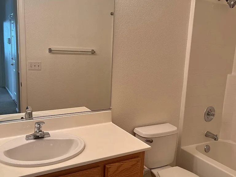 2357 Saint Augustine Dr — Photo 20