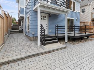 7742 15th Ave NE #B, Seattle, WA 98115