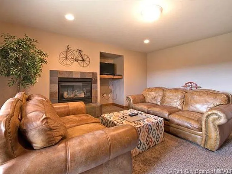Downstairs livingroom space