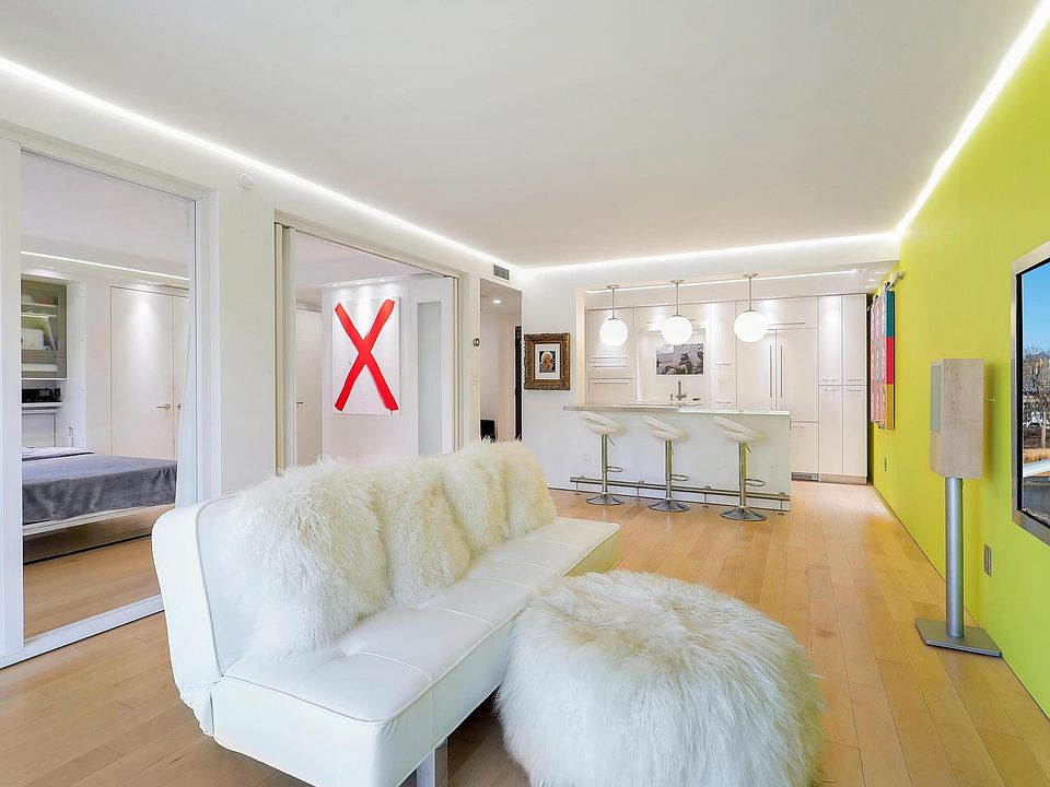 1st image of 1225 Lasalle Ave APT 404