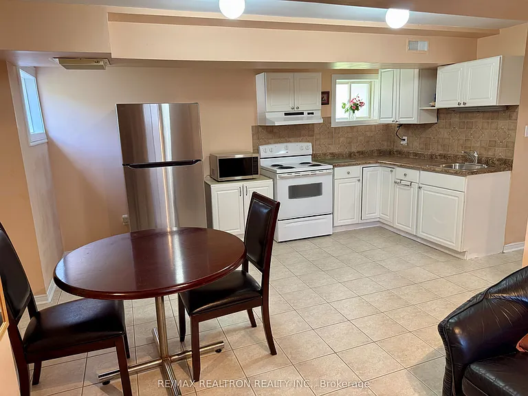11 Hubner Dr #BASEMENT — Photo 18