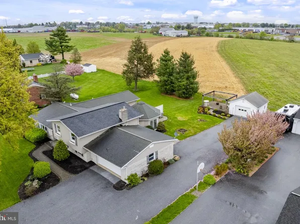 193 S Shirk Rd, New Holland, PA 17557