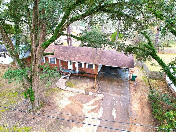 5th image of 902 S Jackson St