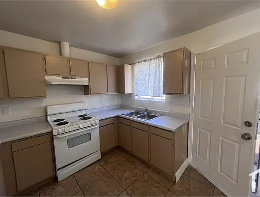 2549 E Chipman Rd #2 — Photo 13