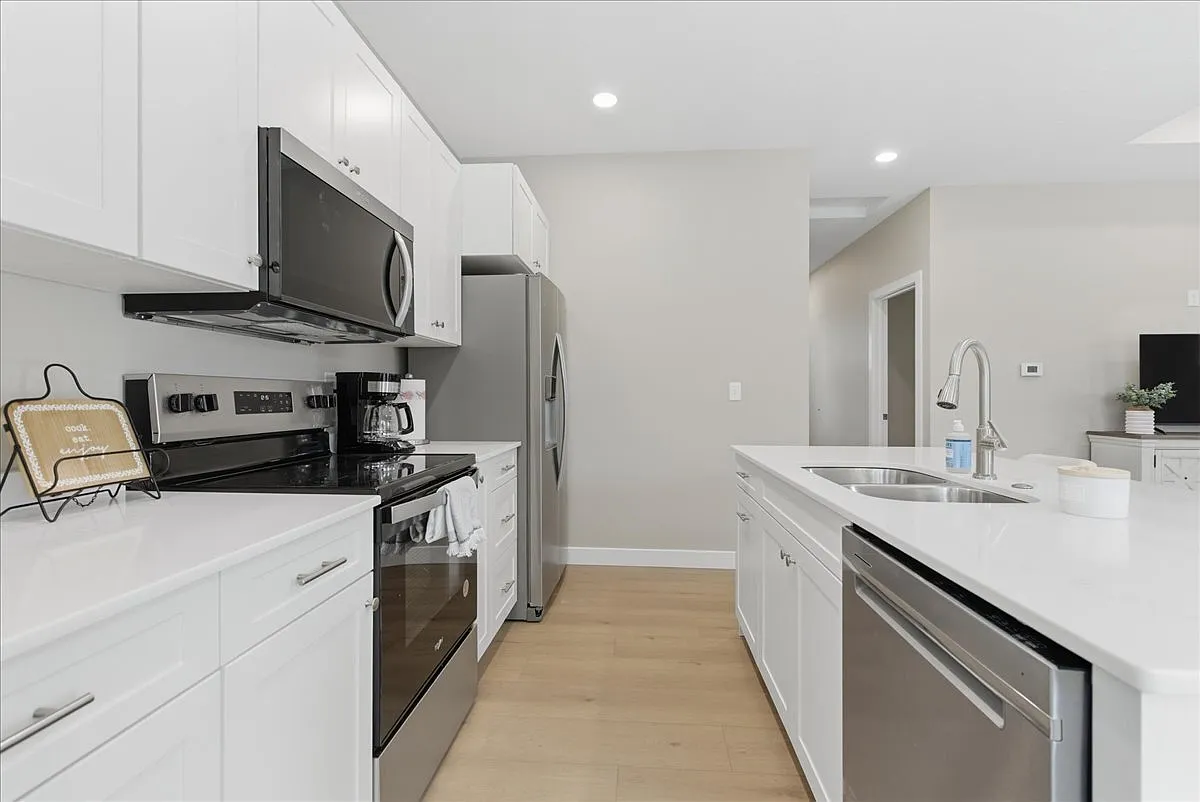 2 bed, 1140 sqft, $1,850 — Photo 1