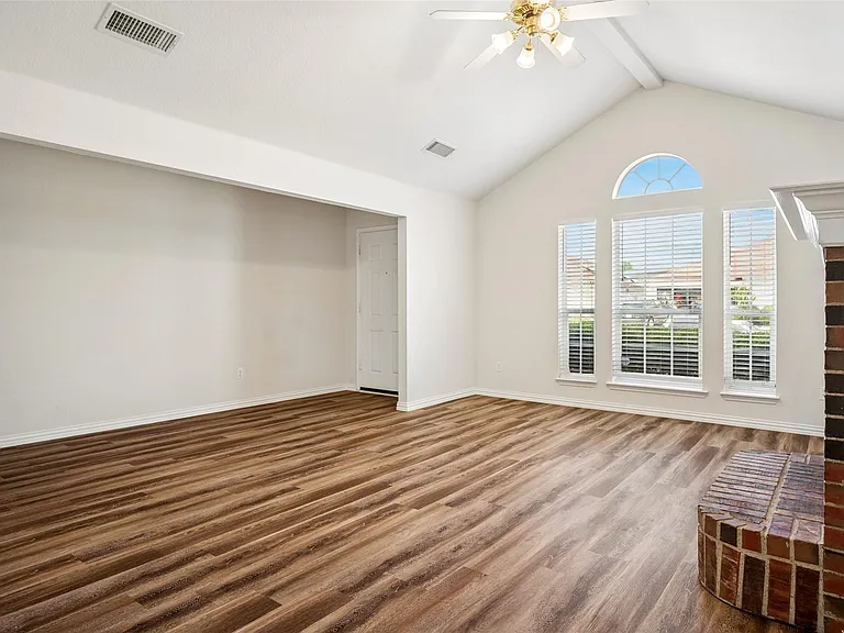 316 Matlock Meadow Dr — Photo 2
