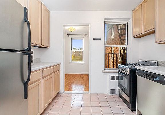 4th image of 66-37 Yellowstone Blvd #5-A