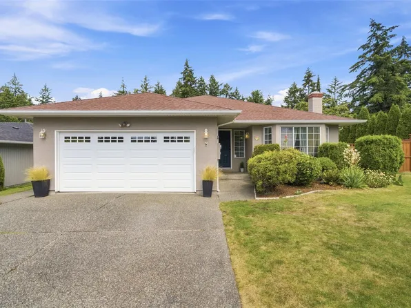 6766 Central Saanich Rd #8, Central Saanich, BC V8Z 7E1