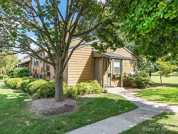 2nd image of 2821 Pittsfield Blvd