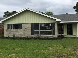 6559 Plaza St, Groves, TX 77619