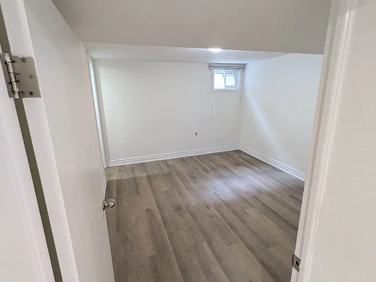 345 Centre St E #BASEMENT — Photo 3