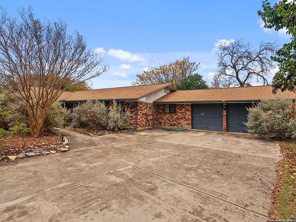 1st image of 1438 Grey Oak