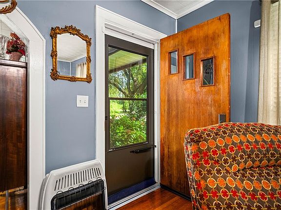 5th image of 907 5th St