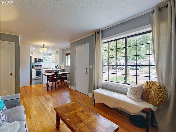 3rd image of 4107 NW Grant St