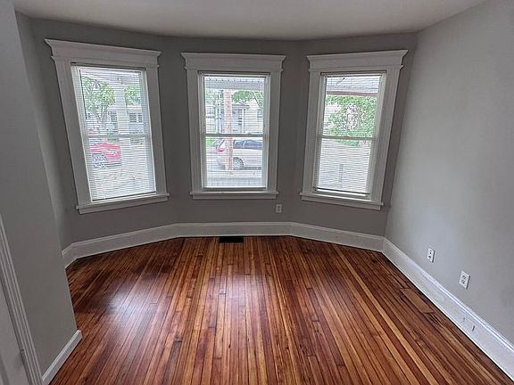 2nd image of 1565-1571 E Main St