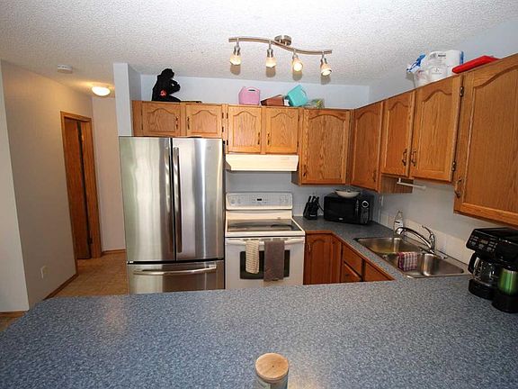 3rd image of 215 W Millview Grn SW