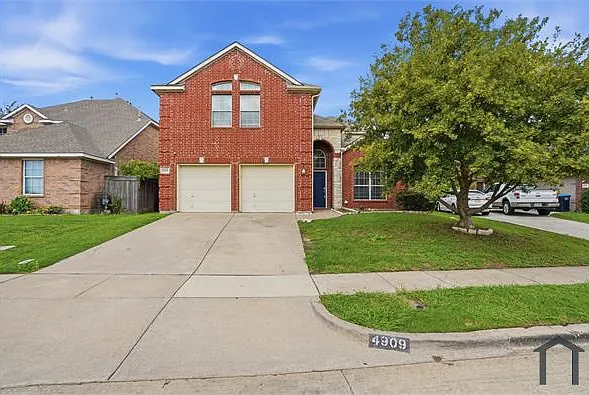 4 bed, 2367 sqft, $2,300 — Photo 1
