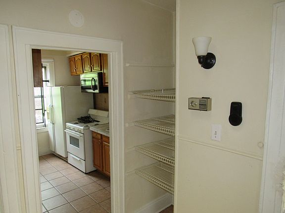 3rd image of 13415 Liberty Ave