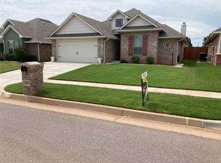 10524 SW 55th St, Mustang, OK 73064