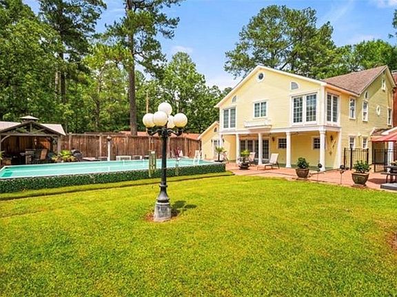 2nd image of 4513 Woodlawn Dr