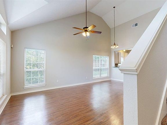 3rd image of 1604 Park Pl