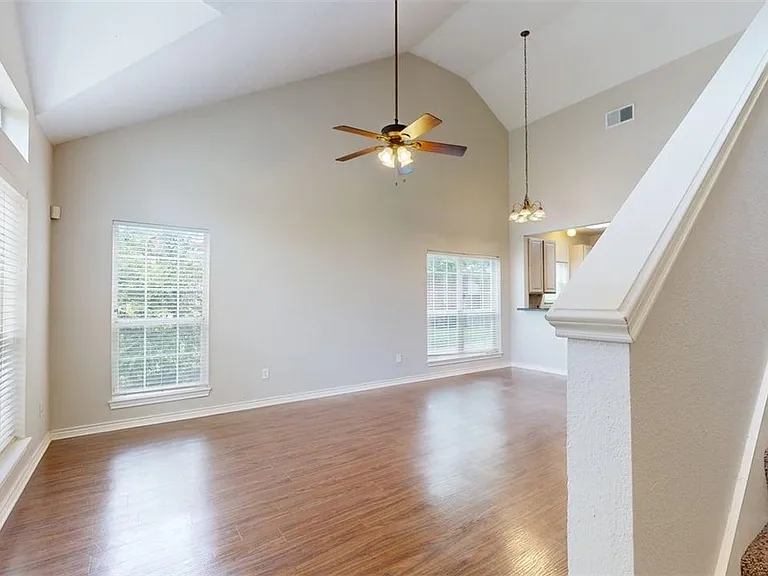 1604 Park Pl — Photo 3