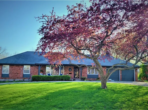 12101 E Newbury Ln, Independence, MO 64052