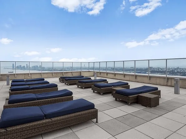 635 West 42nd Street image 15 of 22