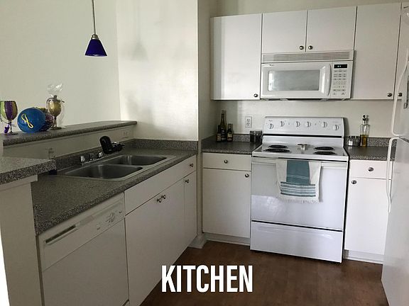 5th image of 801 Race St APT 7406