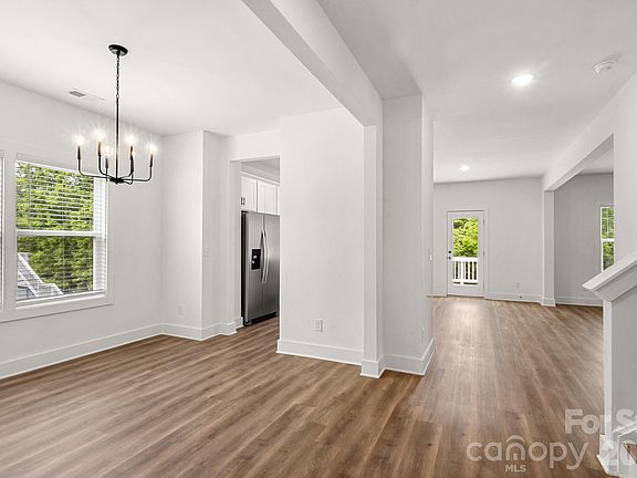 5th image of 3004 Woodlands Creek Dr