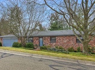 12 Roxbury Dr, Athens, OH 45701