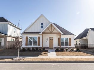 6889 Somerset Pl, Springdale, AR 72762