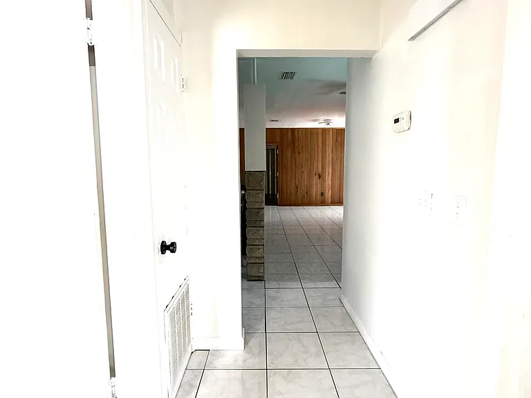 4221 Rose Ln NE — Photo 20